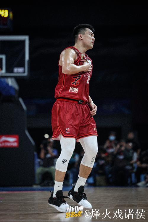 张才仁再度上篮得手，北京末节狂轰20-7&领先优势扩大至31分